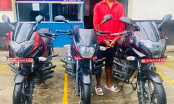 चोरीका तीन थान मोटरसाइकलसहित एक व्यक्ति प्रकाउ