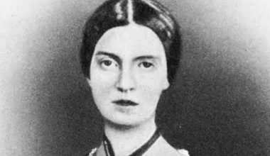 उमेर बढ्दै जाँदा हामी पुरानो हुँदैनौँ, नयाँ हुँदै जान्छौँ : एमिली डिकिन्सन