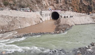 अरुण नदीले कटान गरेपछि तटीय क्षेत्रमा जोखिम