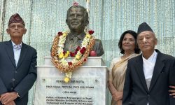 वरिष्ठ स्नायु शल्यचिकित्सक प्रा.डा. देवकोटाको अर्धकदको प्रतिमा अनावरण