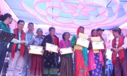 यसरी फेरिँदै छ चेपाङ समुदायको जीवनशैली