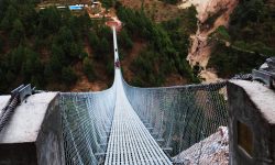 बाढीले क्षति पुर्‍याएको झोलुङ्गे पुल मर्मतपछि सञ्चालन