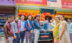 एशियन पेन्ट्स नेपालद्वारा लक्की डिलरलाई नेक्सन इभी हस्तान्तरण