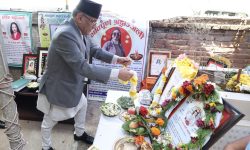 प्रधानमन्त्रीले गरे खड्काप्रति श्रद्धाञ्जली अर्पण