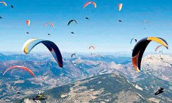 पोखरामा प्याराग्लाइडिङ शुल्क बढ्यो