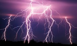 भीषण वर्षा र चट्याङमा परेर अट्ठाइस जनाको मृत्यु, एक सय चालीसभन्दा बढी घाइते