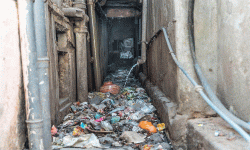 नालामा जम्मा भएको प्लाष्टिकका कारण २२ करोड मानिस बाढीको जोखिममा