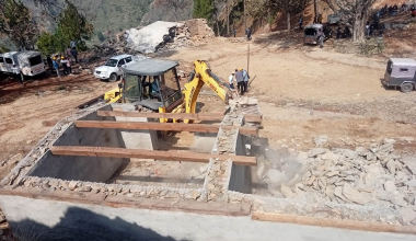 वन अतिक्रमण गरी बनाएका घर भत्काइए