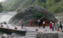 विराटशिला शालिग्राम आउने तीर्थालु घट्दै