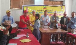 कर्णालीमा १० लाख ८ हजारको छात्रवृत्ति वितरण