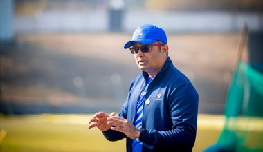 प्रशिक्षक मोन्टी दक्षिण अफ्रिका प्रस्थान