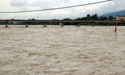 नारायणीमा आएको बाढीले मान्छे बगाएपछि…