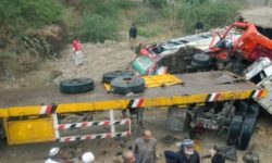 पाकिस्तान सडक दुर्घटना : १३ को मृत्यु, ४१ घाइते
