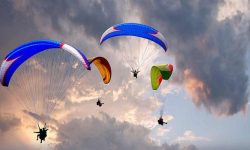 मन्साङकोटमा प्याराग्लाइडिङको व्यावसायिक उडान