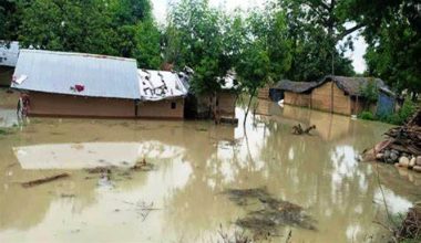 बाढीका कारण कार्यालय र घर परिवार स्थानान्तरण