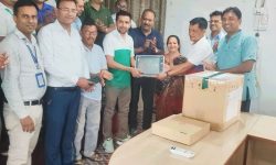 सिटिजन्स बैंकले दियाे रंगेली अस्पताललाई पोस्ट अपरेसन मनिटर वितरण