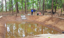 वन्यजन्तुका लागि सामुदायिक वनमा पोखरी