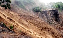 पहिराले घर पुरिएर आमाछोराको मृत्यु, तीनजना घाइते