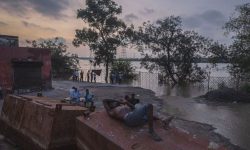 भारतको राजधानी दिल्लीमा जलसतह बढेसँगै सयौँको उद्धार