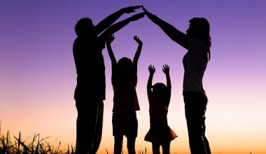 बेचिएर फर्किएका महिलालाई सहज जीवनयापनमा सहयोग