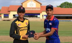 मलेसियाविरुद्ध टस जितेर ब्याटिङ गर्दै नेपाल