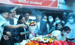 प्रधानमन्त्री दाहालकी पत्नीको निधनप्रति क-कसले दिए श्रद्धाञ्जलि ?