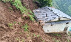 बाढी पहिरोबाट १३ परिवार विस्थापित, दर्जनौँ घर जोखिममा