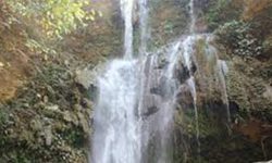 पर्यटकको रोजाइमा पुरन्धरा झरना