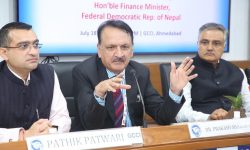 नेपालमा लगानी गर्न भारतीय लगानीकर्तालाई अर्थमन्त्री डा. महतको आह्वान