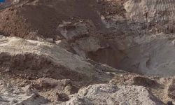 बालुवाको ढिस्कोमा पुरिएर आठ बालबालिकाको मृत्यु