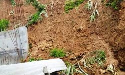 मादीमा पहिराेले दुई परिवार विस्थापित