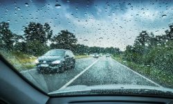 वर्षा र बाढिमा गाडि चलाउँदा के हाे ?