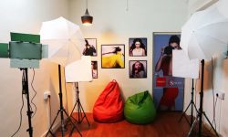 देखिन छाडे ‘फोटो स्टुडियो’