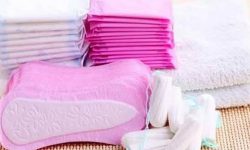 सामाजिक बन्धन र निषेध तोड्दै ग्रामीण कश्मीरको महिला समूह सेनेटरी न्यापकिन् उत्पादनमा