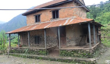 रित्तिदै गाउँ, जीर्ण बन्दै घर