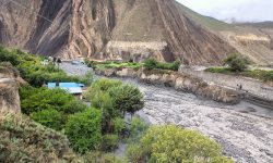 मुस्ताङमा बाढीले १० घर, प्रहरी चौकी र पुल बगायो