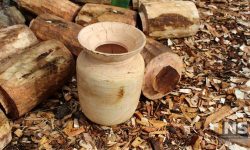 प्लास्टिकका भाँडासँग हार्दै गाउँघरका काठका ठेकी