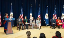 सरस्वतीलाई अमेरिकामा अवार्ड