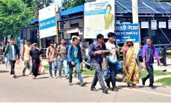 चाडपर्वको खर्च जोहो गर्न भारत जानेको लर्को