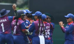 उपाधि जित्न नेपाललाई हङकङले दियो १ सय २ रनको लक्ष्य 