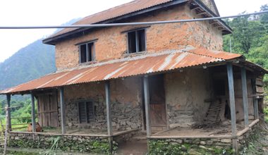 रित्तिदै गाउँ, जीर्ण बन्दै घर