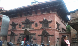 नवदुर्गा मन्दिर सञ्जीवनी उद्यानभित्र पुनः स्थापना हुँदै