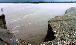 तटबन्ध भत्किएपछि बस्तीतिर पस्दै राप्ती