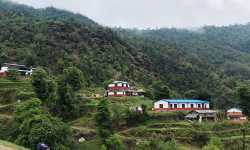 सुनसान छन् बागलुङका घरबास