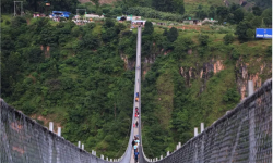 बागलुङको पर्यटनमा झोलुंगे पुल