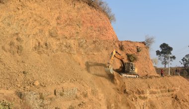 कावासोती – कुमसोत –बोझापोखरी सडक सधैँको सास्ती