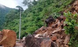 Landslide obstructs Kanti highway