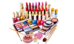 शृङ्गारका सामग्री आयातमा बाहिरिन्छ ठूलो रकम