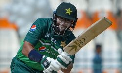 पाकिस्तानका दुवै ओपनर आउट