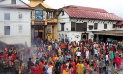 साउनको चौथो सोमबार : पशुपतिनाथलगायत देशभरका शिवालयमा भक्तजनको लाम